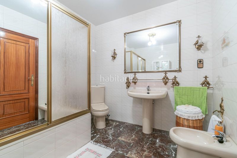 Foto 726263c1-1548-4ff8-b3a8-9863be42bc65. Casa aparellada amb aparcament a Jun