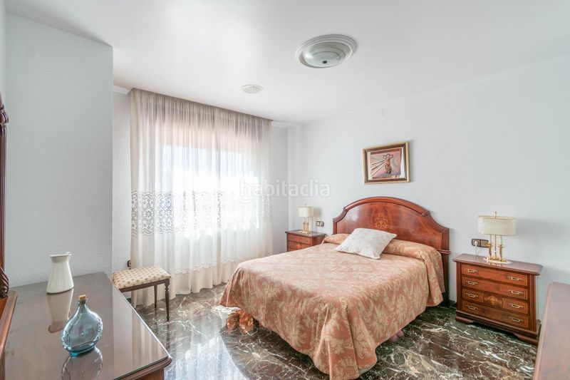 Foto d869f113-e852-45ff-89f9-f88a3993821a. Casa aparellada amb aparcament a Jun