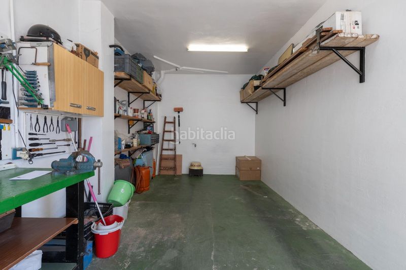 Foto 173b5882-dd2d-4366-bff8-185f8de96971. Casa aparellada amb aparcament a Jun