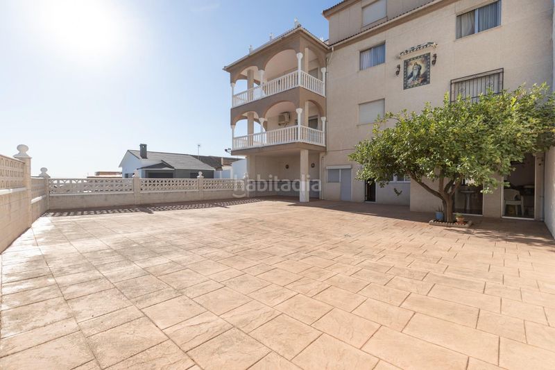 Foto b3ee0772-1f7e-412c-a836-b291904d32e1. Casa aparellada amb aparcament a Jun