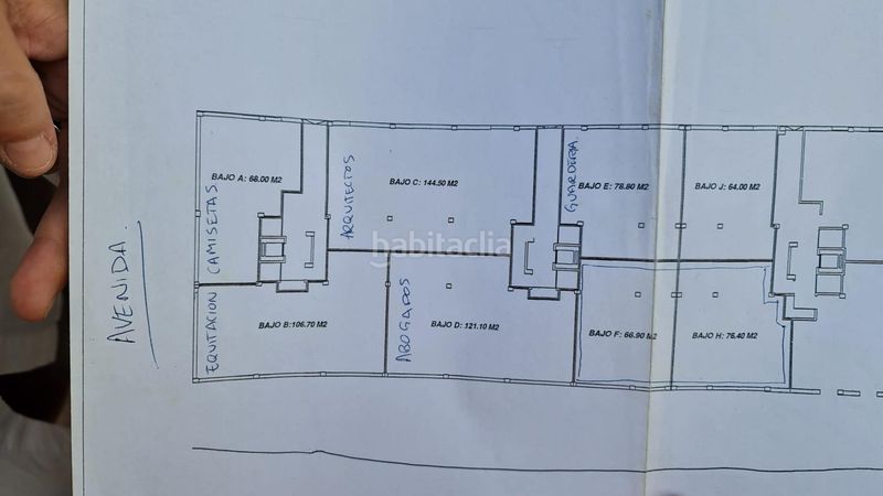 Foto a67b0d1f-ff72-42d4-a57a-1fc65932af04. Local comercial a calle alhambra 2 a Santa Fe