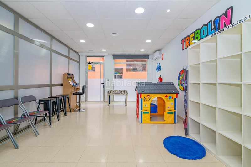 Foto ae7941c1-2b6f-4e34-a1f1-e0a492ac4cb7. Local comercial a calle alhambra 2 a Santa Fe