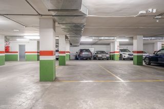 Aparcament cotxe a Parque Lagos. Se venden 2 plazas de garaje. zona forum. 46.000 euros.
