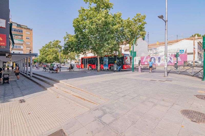 Foto 16fad490-5c21-4117-842d-142230016217. Pis amb aparcament a Barrio de Zaidín Granada