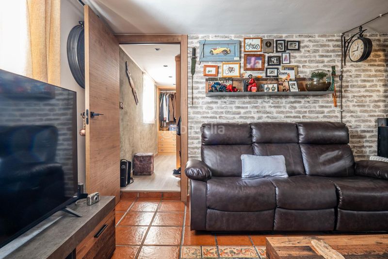 Foto f196cb32-dfe9-4586-a844-44e351662f7a. Edifici a Villa de Otura