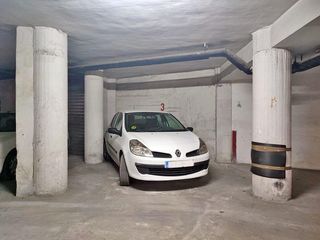 Car parking in Camino de Ronda 64