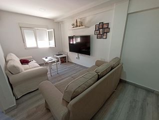 Piso en Centro ciudad. Bajo en avenida de mijas, separado en 2 viviendas