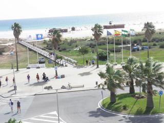 Lloguer Apartament a Conil. Apartamento en alquiler en 1º linea de playa, 2 dormitorios.