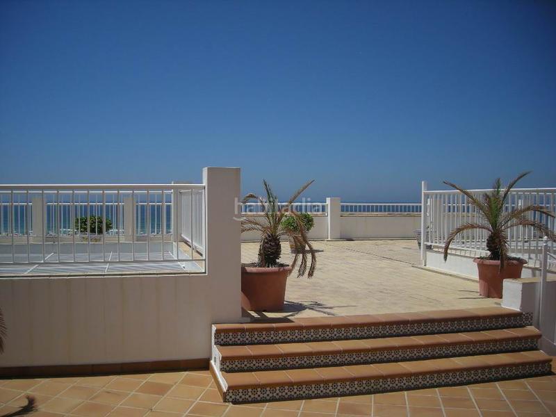 Foto 17c4e8ac-d452-4cd4-b9ea-e0d414d087be. Alquiler apartamento  en alquiler en 1 linea de playa, 2 dormitorios. en Conil de la Frontera