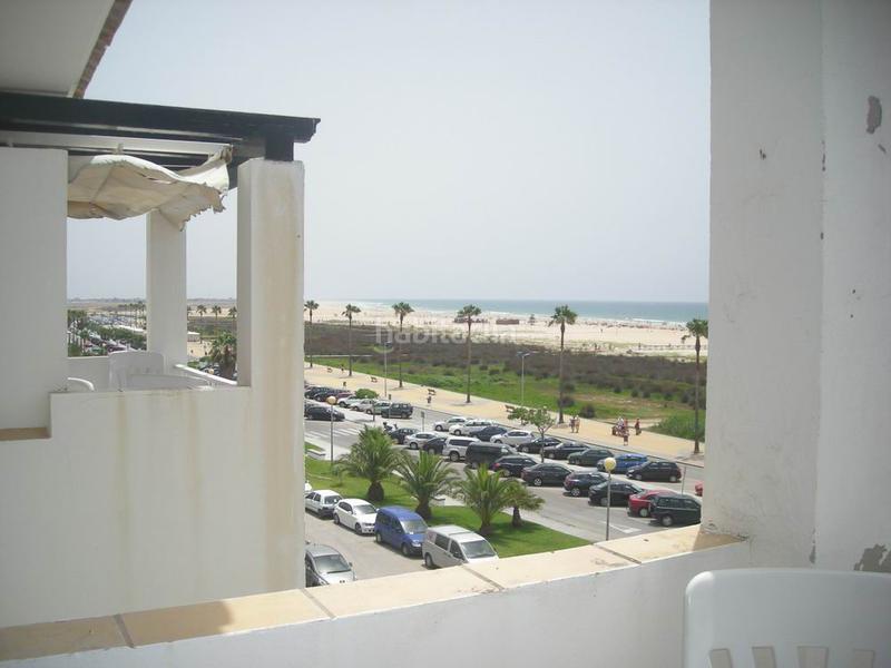 Foto 84d12718-05e1-48dc-adf8-0a449cad1c2d. Alquiler apartamento  en alquiler en 1 linea de playa, 2 dormitorios. en Conil de la Frontera