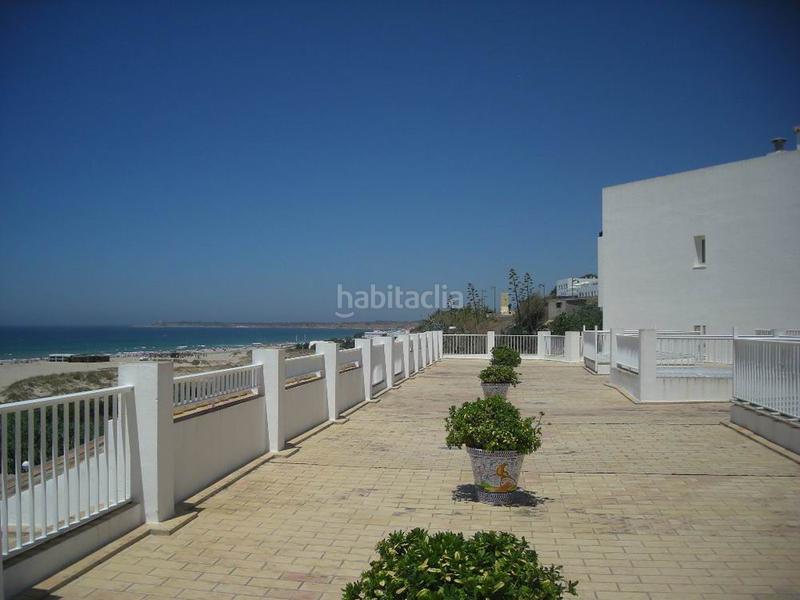 Foto 916b217d-37e5-4fe9-ae5f-07c7afbafdf3. Alquiler apartamento  en alquiler en 1 linea de playa, 2 dormitorios. en Conil de la Frontera