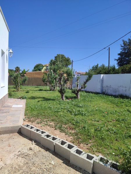 Foto d181b675-f986-4248-8156-b52ab8bdf540. Xalet amb calefacció aparcament a Barrio Nuevo Conil de la Frontera