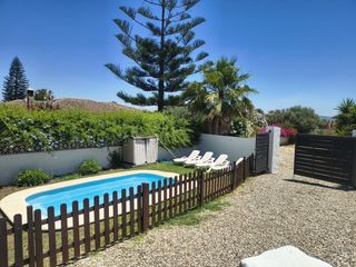 Chalet in Conil. Chalet en venta en dehesa de la villa, 2 dormitorios.