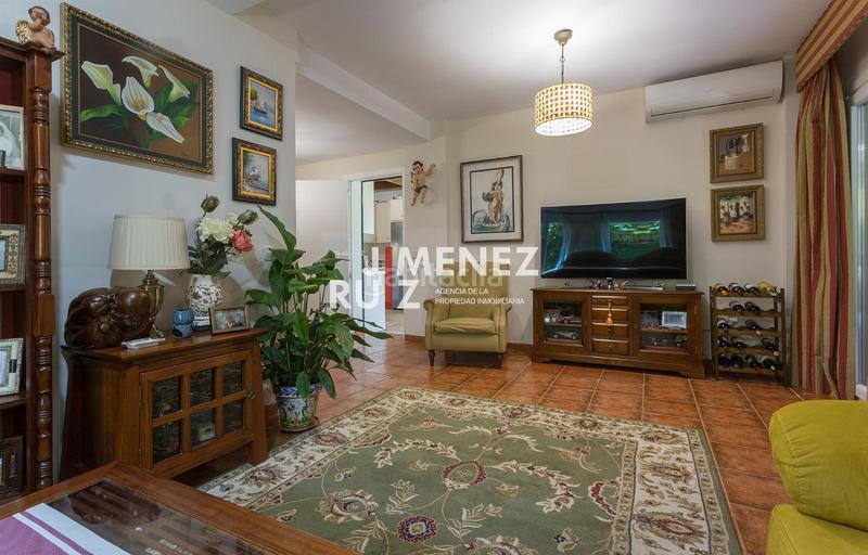 Foto 0661255d-52dd-4f47-bdf2-0453842b41fd. Casa aparellada amb aparcament a El Águila Puerto de Santa María (El)