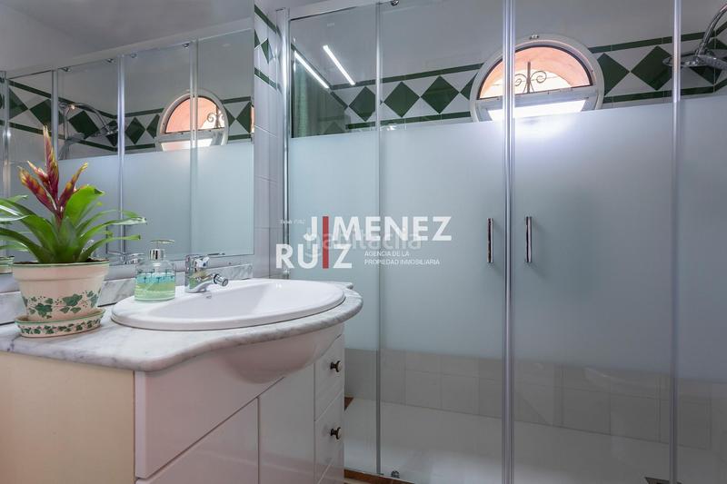 Foto 1fa10a12-1adc-49d3-ba47-9fe4c4159eaa. Casa aparellada amb aparcament a El Águila Puerto de Santa María (El)