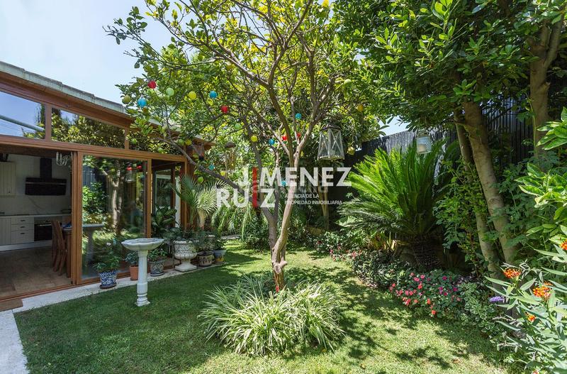 Foto 2235cf94-8a9e-48b1-9719-a7cd06483bae. Casa aparellada amb aparcament a El Águila Puerto de Santa María (El)