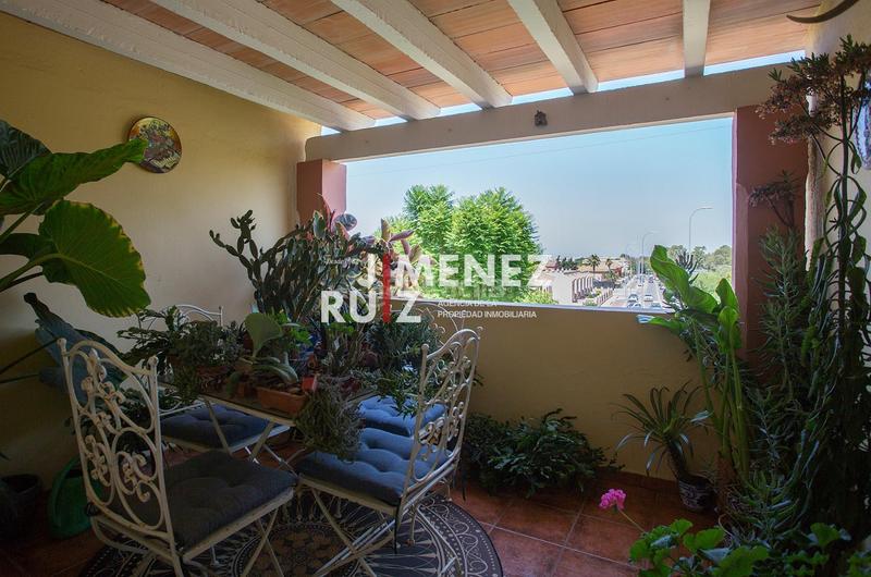 Foto 30cce7b5-cde7-4740-b8cd-2d5437eeeb60. Casa aparellada amb aparcament a El Águila Puerto de Santa María (El)