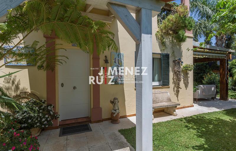 Foto 4b05be23-389a-4ec5-9241-47e7d9e6fde6. Casa aparellada amb aparcament a El Águila Puerto de Santa María (El)