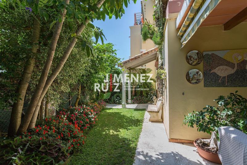 Foto 9670d2e0-6a0f-4c11-ae7f-78a3ca4140ca. Casa aparellada amb aparcament a El Águila Puerto de Santa María (El)