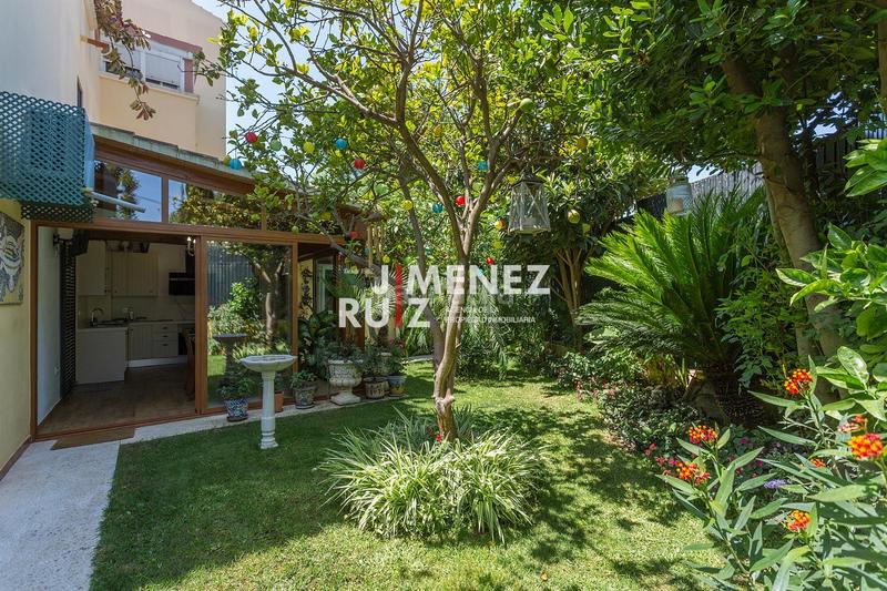 Foto e21f9715-a3c7-4e6e-b97f-69cc484b653c. Casa aparellada amb aparcament a El Águila Puerto de Santa María (El)