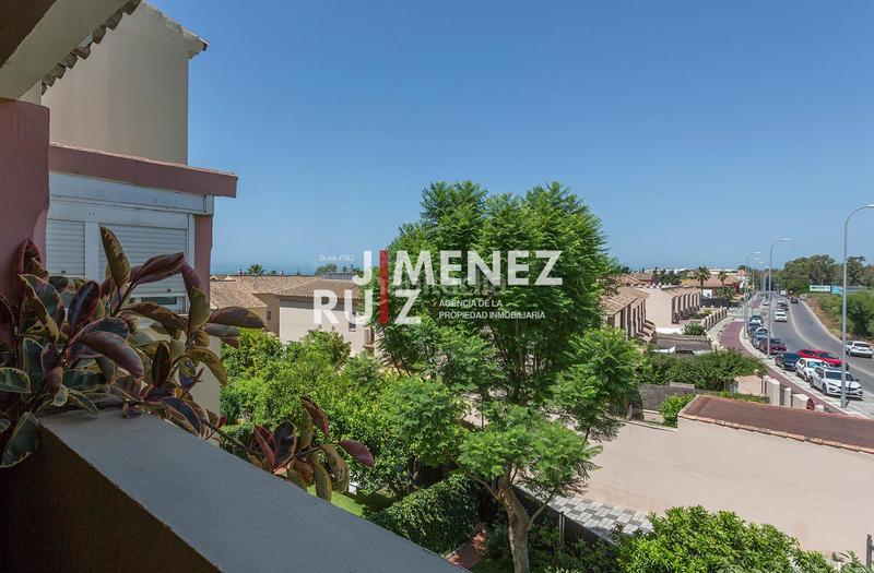 Foto fd96ba41-a511-448d-8896-c99ef4281121. Casa aparellada amb aparcament a El Águila Puerto de Santa María (El)