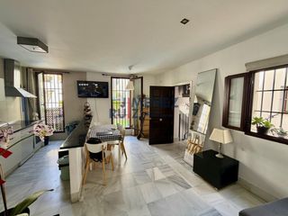 Appartamento in Casco Histórico - Ribera del Marisco. Bajo en palacio de luja con piscina y trastero, ideal inversión