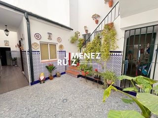 Casa aparellada a Casco Histórico - Zona Alta. Vivienda a la venta en el centro de el puerto de santa maría