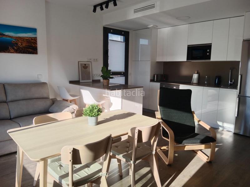 Foto 56ca2e20-5b3c-40b2-83cf-820a6f643a2d. Lloguer pis amb aparcament piscina a Poniente-Faro Torre del Mar