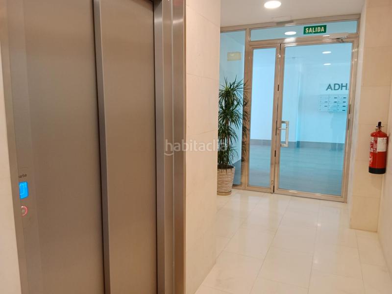 Foto bbbf0df9-6da0-4590-bce8-04938bc82033. Lloguer pis amb aparcament piscina a Poniente-Faro Torre del Mar