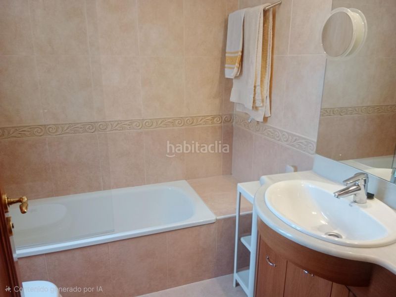 Foto 2bf2237d-59fb-4a41-b942-740c63f66d4c. Casa adossada amb aparcament piscina a Lo Cea Rincón de la Victoria