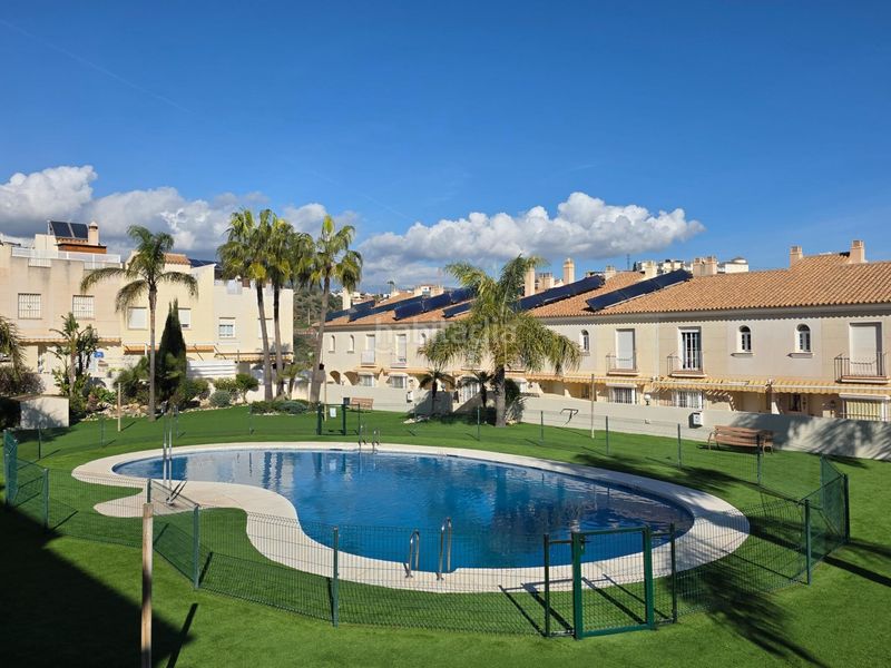 Foto eefa09fc-f45e-4fb2-b9ff-27d6ae177361. Casa adossada amb aparcament piscina a Lo Cea Rincón de la Victoria