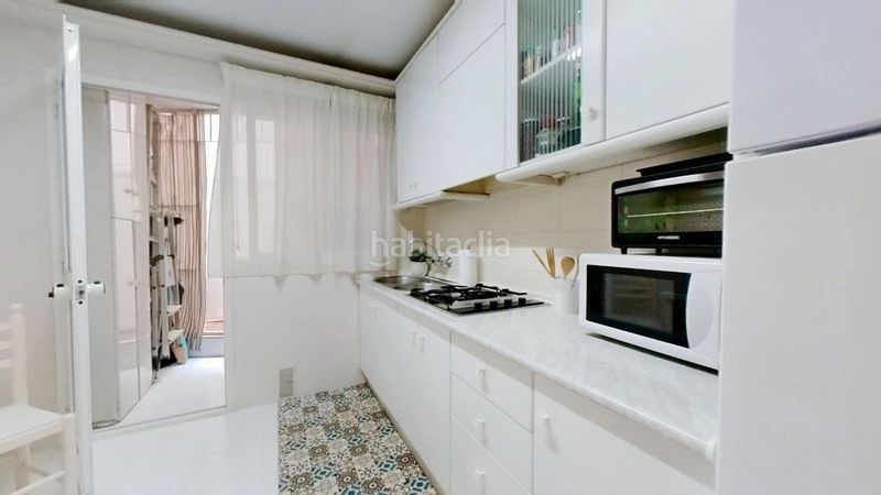 Foto c41ac4cc-eb57-4d12-a896-ca32e64905a7. Pis a Centro Torre del Mar