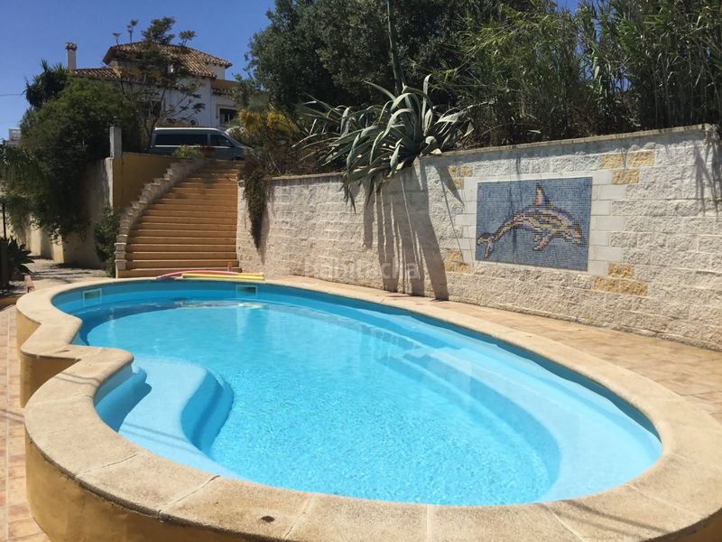 Foto 13dfce79-34f9-49f7-a933-7696d466b6a3. Xalet amb calefacció aparcament piscina a Almayate Bajo