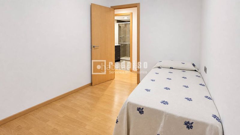 Foto fc4eecbe-e003-4773-b938-6c8202183532. Pis a Trinitat Valencia