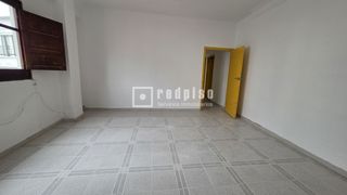 Flat in Trinitat