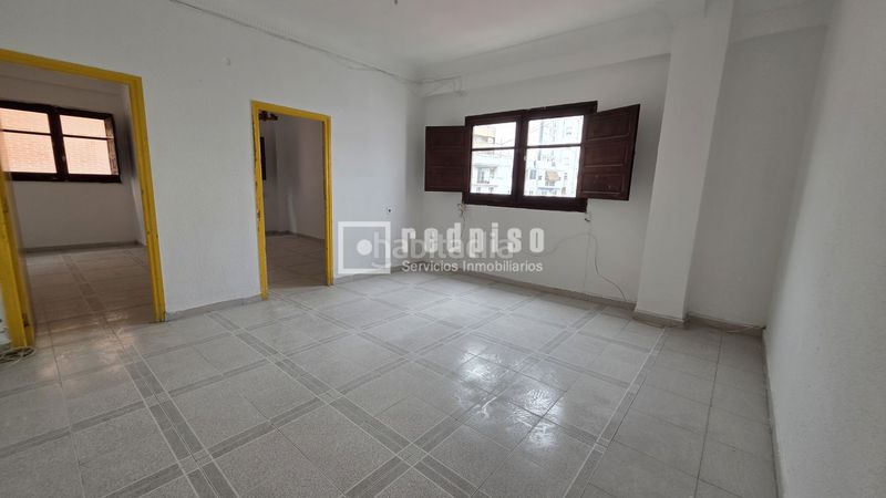 Foto 5a1a0034-4142-4372-bab2-22049993f00b. Pis a Trinitat Valencia