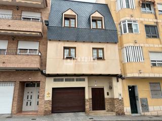 Casa en El Molino. Casa independiente de 3 plantas ms solarium con piscina cercana