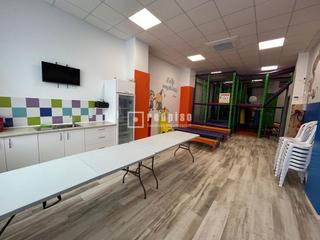 Local Comercial  Centauro. Venta local de negocio montado como parque de bolas infantil