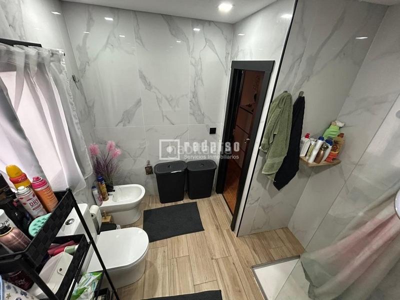 Foto bb4c7ea7-4a7d-4986-8d6e-ee8f02cf7299. Alquiler piso vivienda a 50 metros de la playa en benidor, en Benidorm