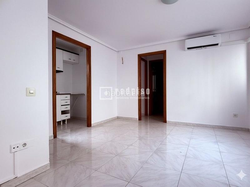 Foto 5a0c7fc2-c841-4645-975c-b3ea61ba67a7. Piso en Barrio Benicalap Valencia