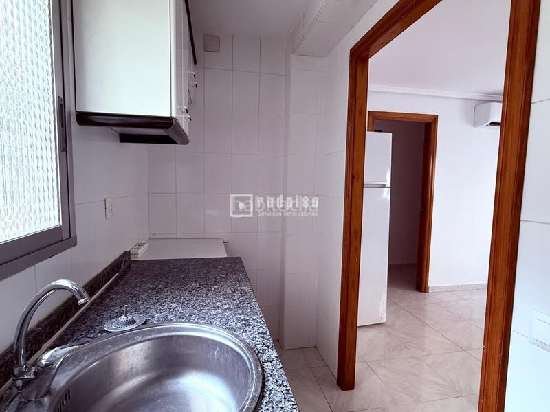 Foto 90404e8b-9d93-4a20-8a97-3f4b0963d846. Piso en Barrio Benicalap Valencia