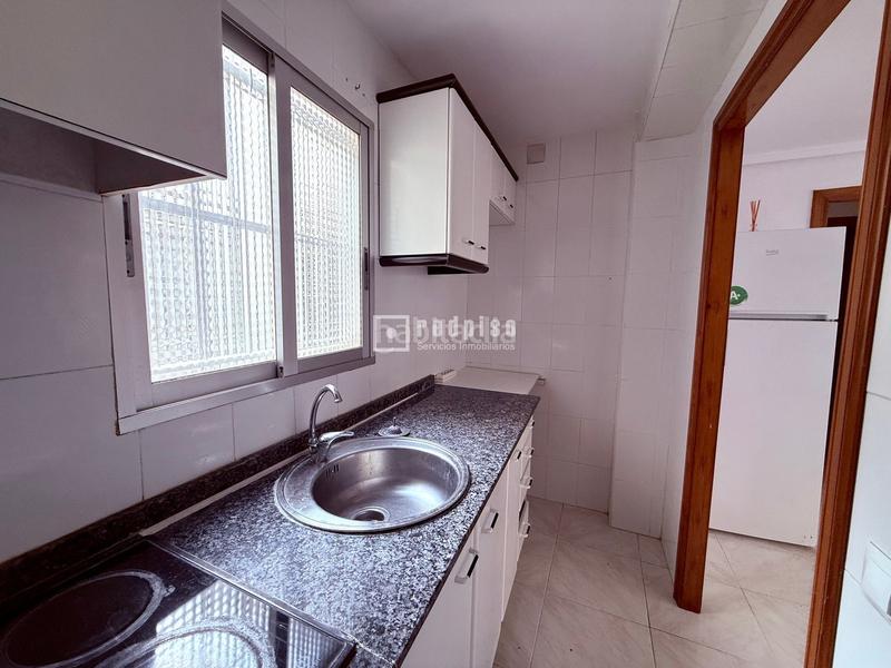 Foto b17cabd5-6954-4ab0-bdd7-6f7ab2829bd3. Piso en Barrio Benicalap Valencia