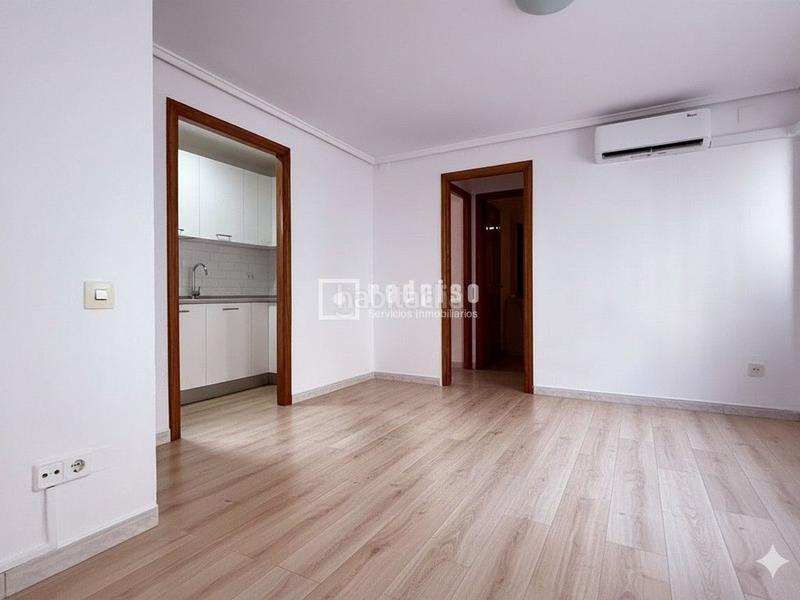 Foto bef60017-ffcf-495e-83d5-b069beb1bb75. Piso en Barrio Benicalap Valencia