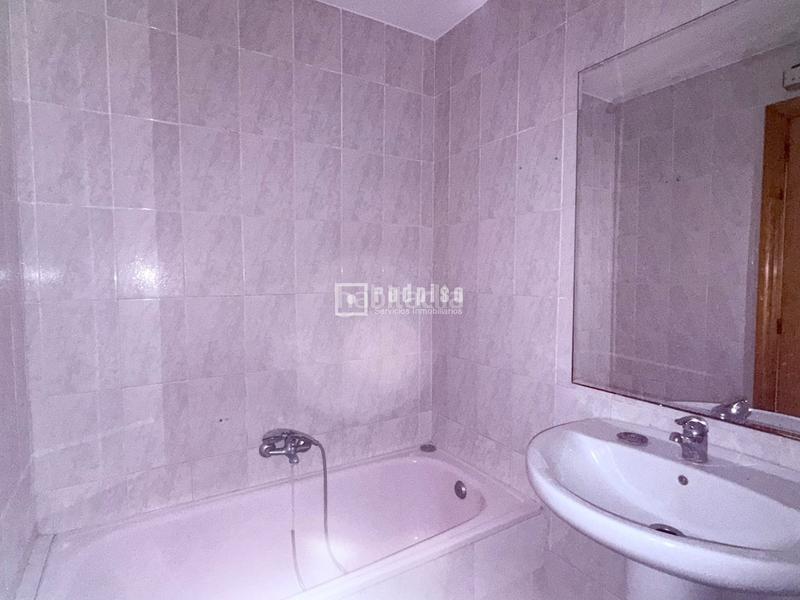 Foto f33896db-e103-40d7-808e-70d9834a9cea. Piso en Barrio Benicalap Valencia