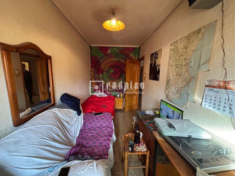 Foto 0b3ff617-d55a-42a0-971c-8b18fe4c6f25. Piso en Barrio Benicalap Valencia