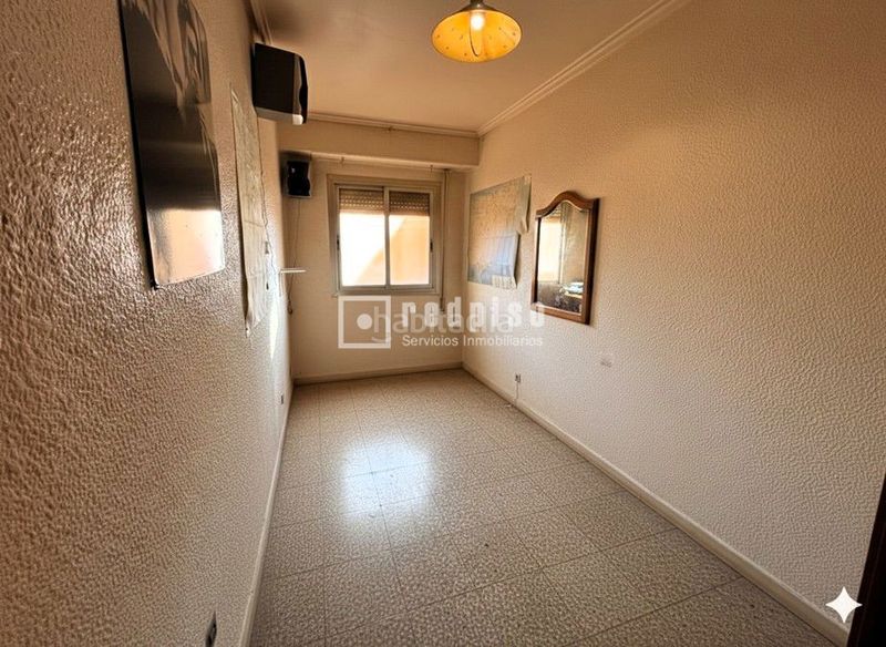 Foto 61ba22f7-e0d7-422c-9bc9-e15a79ea1cf5. Piso en Barrio Benicalap Valencia