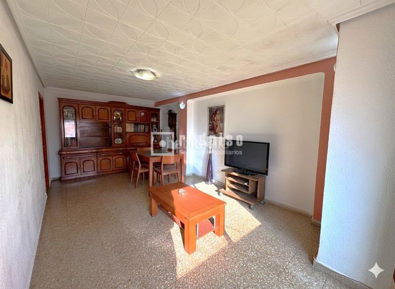 Foto 8a14d2db-2e10-4bec-9a97-773da75e2354. Piso en Barrio Benicalap Valencia