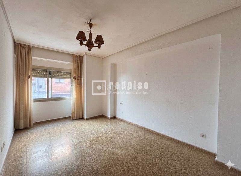 Foto ccb8d4e9-cab0-4ff1-bad7-ec7b7a3dfc06. Piso en Barrio Benicalap Valencia