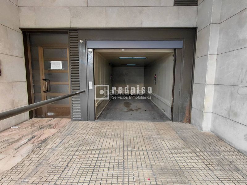 Foto 3d4110c9-0570-4896-a1b7-c3e7ff3add4a. Aparcament cotxe a La Petxina Valencia