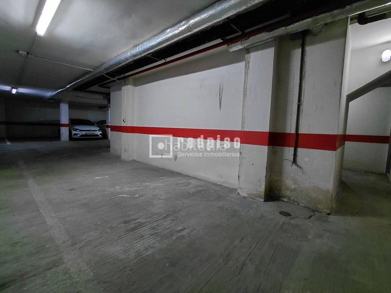 Foto bcd088c7-ac80-415b-ad4a-bba7f57a9b95. Aparcament cotxe a La Petxina Valencia